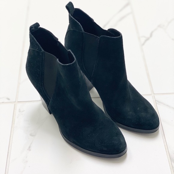 Marc Fisher Black Suede Ankle Bootie Saint Chelsea - Picture 3 of 9